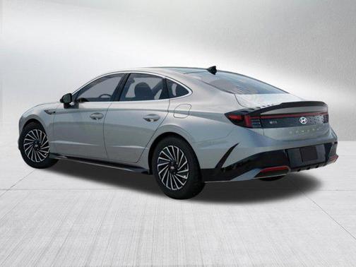 Aero Silver 2026 Hyundai SONATA Hybrid SE