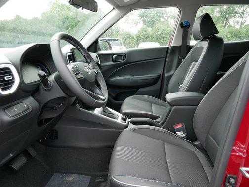 2025 Hyundai VENUE Limited