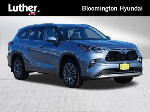 Moon Dust 2021 Toyota Highlander Hybrid Platinum