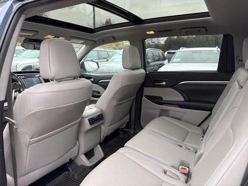 2019 Toyota Highlander Limited Platinum