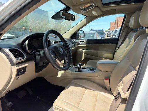 Bright White Clearcoat 2014 Jeep Grand Cherokee Limited