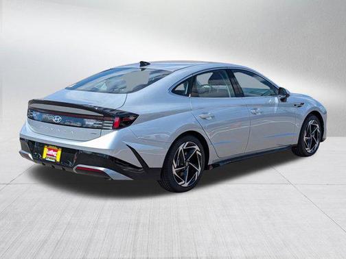 Aero Silver 2026 Hyundai SONATA SEL