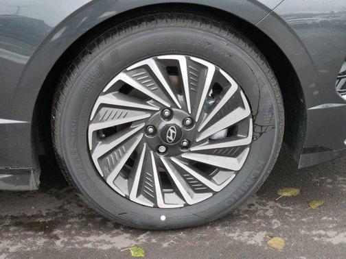 2026 Hyundai SONATA Hybrid SE