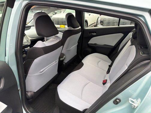 2022 Toyota Prius LE