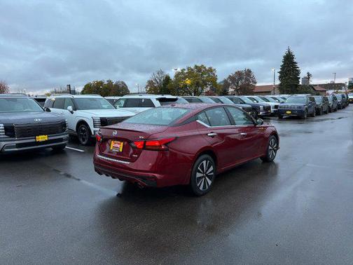 2021 Nissan Altima 2.5 SV