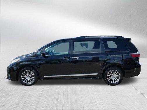 Midnight Black Metallic 2020 Toyota Sienna XLE