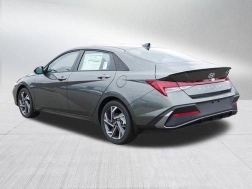 2025 Hyundai ELANTRA HEV SEL Sport