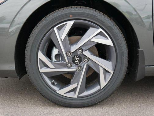 2025 Hyundai ELANTRA HEV SEL Sport