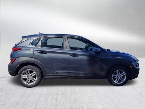 2022 Hyundai KONA SE