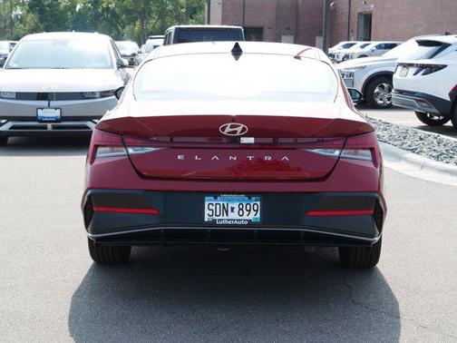 2025 Hyundai ELANTRA SEL