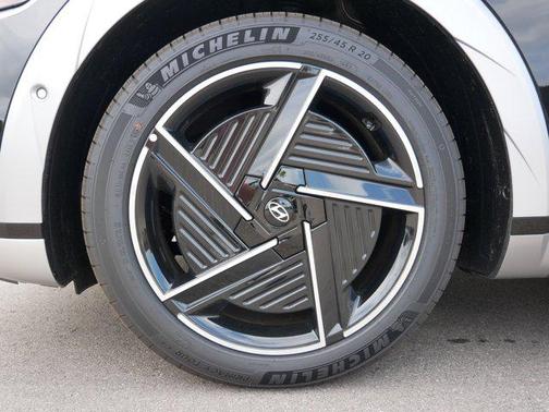 2025 Hyundai IONIQ 5 Limited