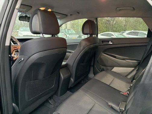 2017 Hyundai TUCSON SE