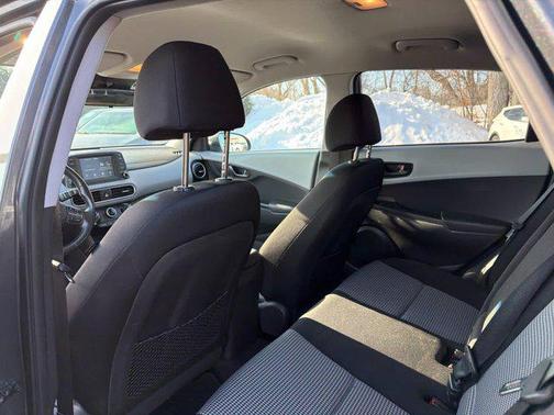 2021 Hyundai KONA SEL