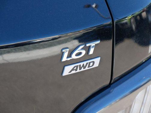 Abyss Black Pearl 2023 Hyundai KONA Limited