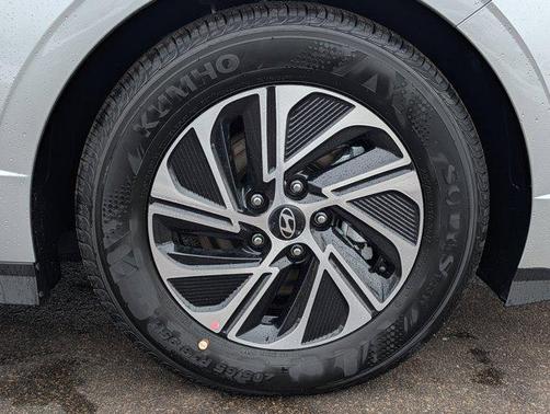 2026 Hyundai SONATA Hybrid Base