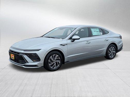 2026 Hyundai SONATA Hybrid Base