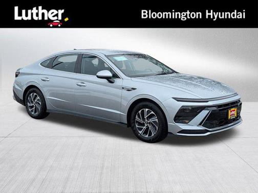 2026 Hyundai SONATA Hybrid Base