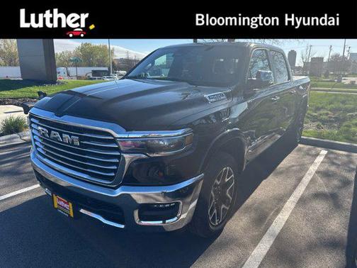 Diamond Black Crystal Pearlcoat 2025 RAM 1500 Laramie
