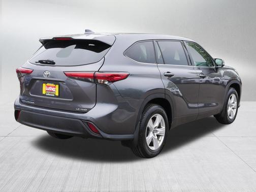 Magnetic Gray Metallic 2021 Toyota Highlander LE