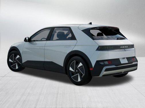 2026 Hyundai IONIQ 5 SE