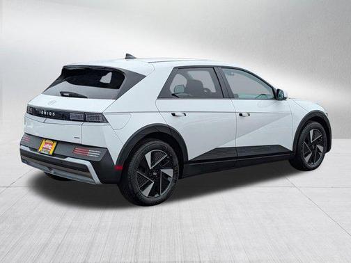 Atlas White 2026 Hyundai IONIQ 5 SE