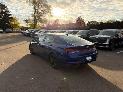 2021 Hyundai ELANTRA SEL