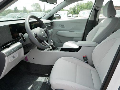2025 Hyundai KONA SE