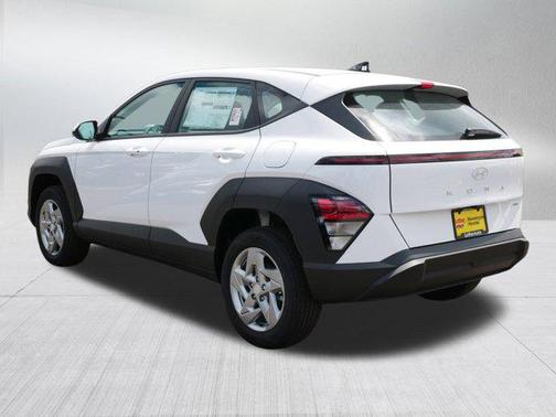 2025 Hyundai KONA SE
