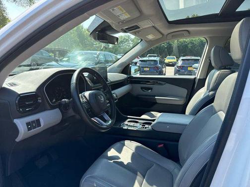 2024 Honda Pilot Touring 8-Passenger