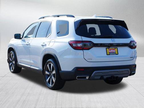 2024 Honda Pilot Touring 8-Passenger