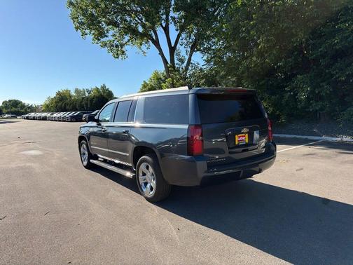 Shadow Gray Metallic 2019 Chevrolet Suburban LT