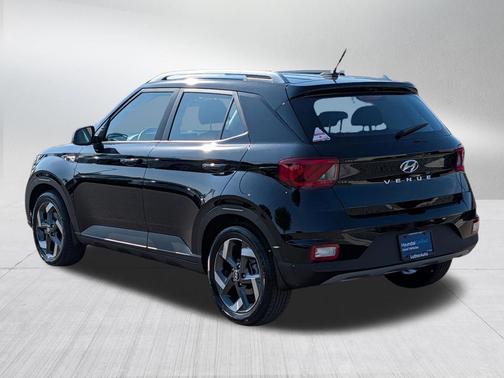 Onyx Black 2026 Hyundai VENUE SEL