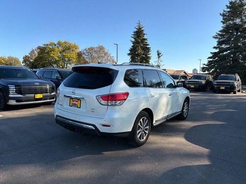 2016 Nissan Pathfinder SL