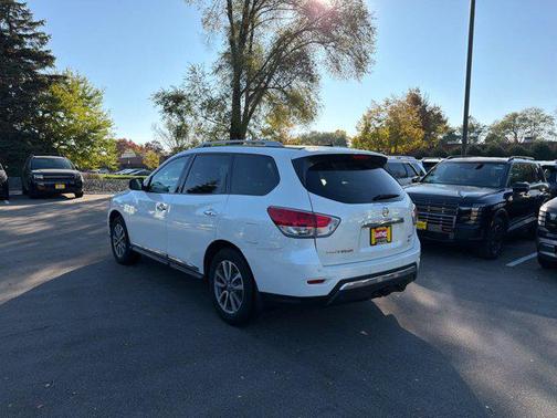 2016 Nissan Pathfinder SL