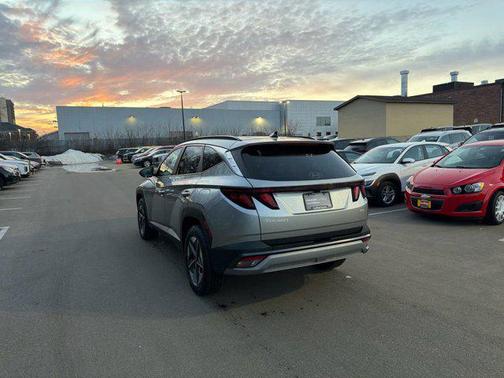 2025 Hyundai TUCSON SEL