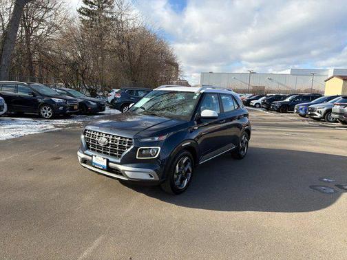 2022 Hyundai VENUE Limited