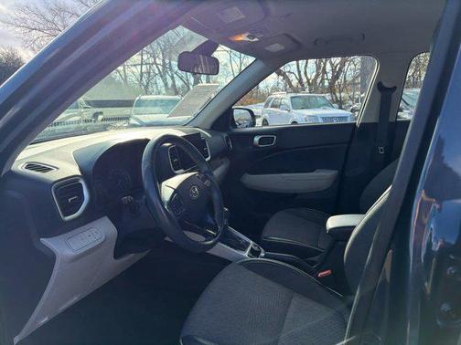 2022 Hyundai VENUE Limited