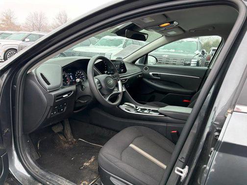 2023 Hyundai SONATA SE