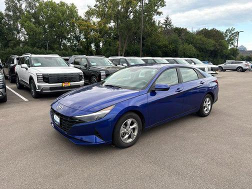 2023 Hyundai ELANTRA SE