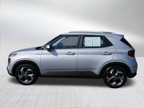 2022 Hyundai VENUE SEL
