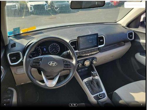 2022 Hyundai VENUE SEL