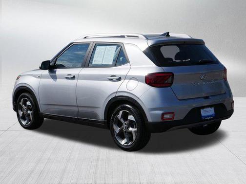 2022 Hyundai VENUE SEL