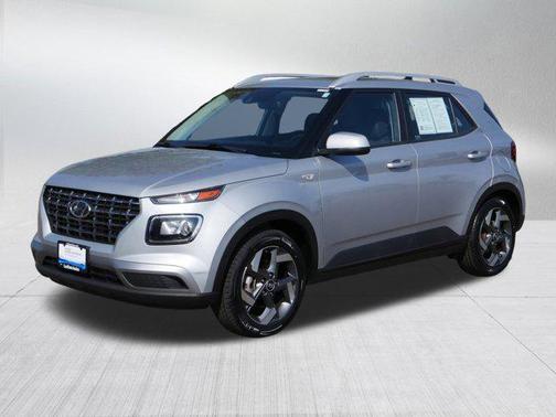 2022 Hyundai VENUE SEL