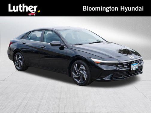 2025 Hyundai ELANTRA SEL