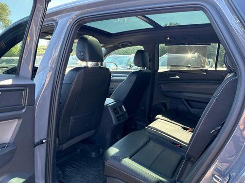 2022 Volkswagen Atlas Cross Sport 3.6L V6 SEL R-Line