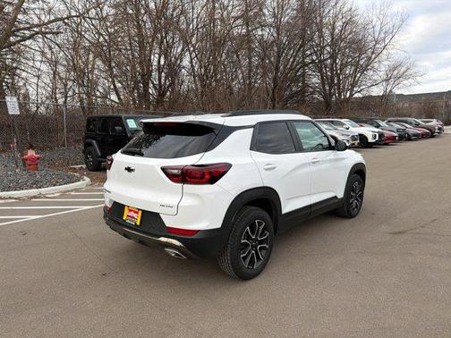 Summit White 2024 Chevrolet Trailblazer ACTIV