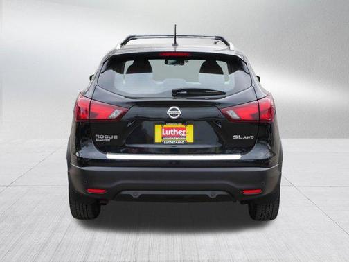 Magnetic Black Pearl 2019 Nissan Rogue Sport SL