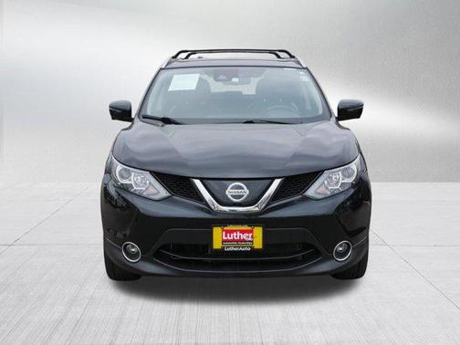 Magnetic Black Pearl 2019 Nissan Rogue Sport SL