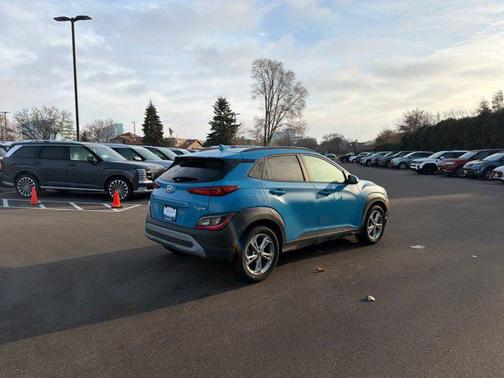 2023 Hyundai KONA SEL
