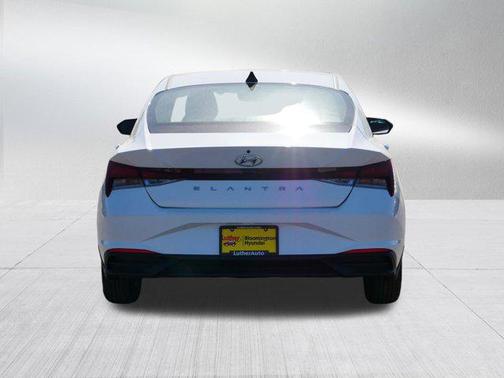 2023 Hyundai ELANTRA SE